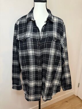 Tilley Black & White Plaid Button-Up Shirt